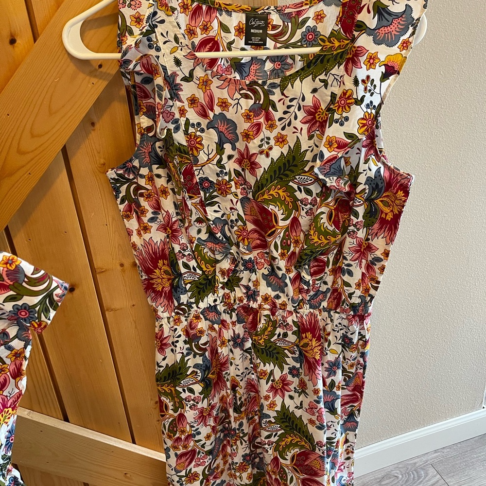 Mini me set. Brand new, never worn - Picture 2 of 3